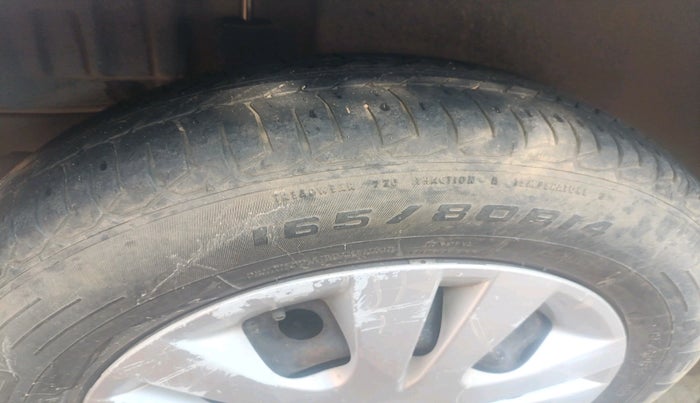 2016 Maruti Swift Dzire VDI, Diesel, Manual, 1,64,831 km, tyre