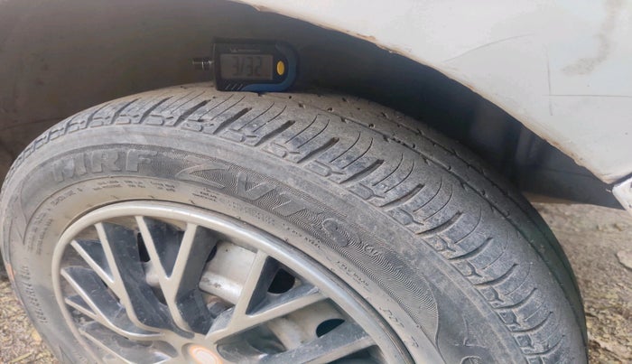 2011 Maruti Swift LDI, Diesel, Manual, 1,03,580 km, tyre