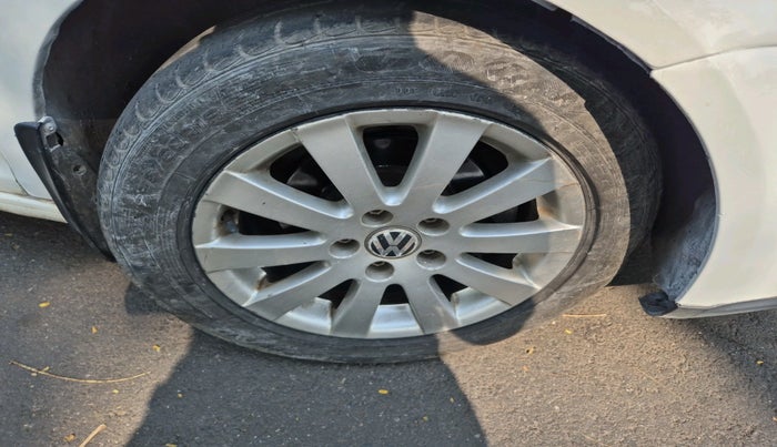 2011 Volkswagen Jetta TRENDLINE 2.0L TDI, Diesel, Manual, 1,81,217 km, tyre