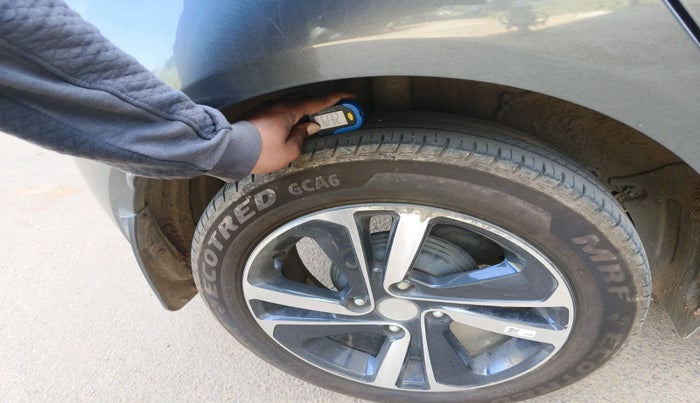 2024 Tata ALTROZ XZ PETROL, Petrol, Manual, 10,848 km, tyre