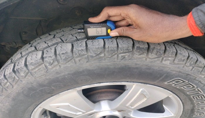 2012 Mahindra XUV500 W8, Diesel, Manual, 1,72,314 km, tyre