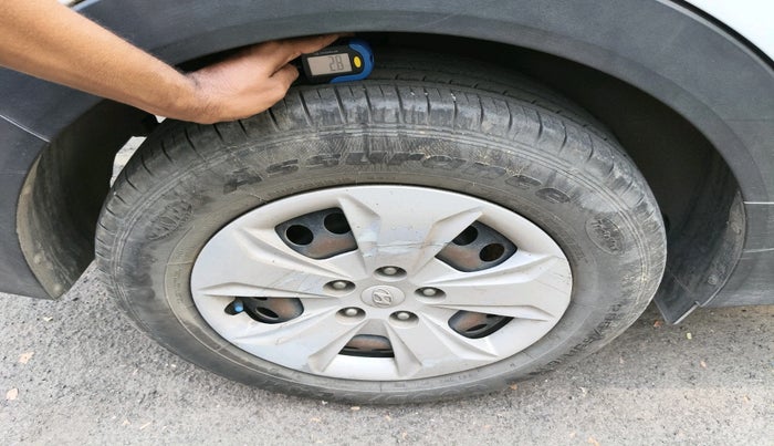 2017 Hyundai Creta E PLUS 1.6 PETROL, Petrol, Manual, 48,845 km, tyre