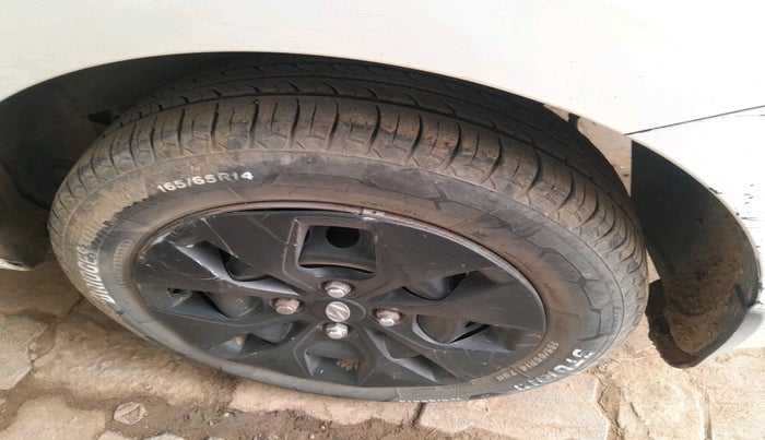 2015 Hyundai Xcent S 1.1 CRDI, Diesel, Manual, 1,12,268 km, tyre