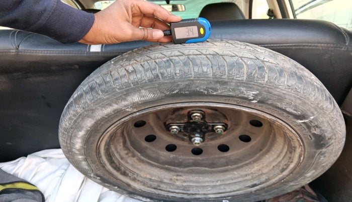 2013 Hyundai i10 MAGNA 1.1 LPG, Petrol, Manual, 72,847 km, tyre