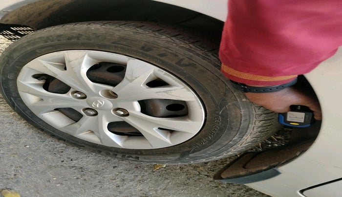 2014 Hyundai Grand i10 SPORTZ 1.2 KAPPA VTVT, Petrol, Manual, 75,584 km, tyre