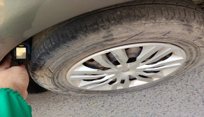 2011 Nissan Sunny XL, Petrol, Manual, 85,734 km, tyre