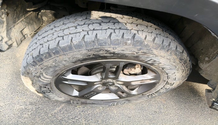 2023 Mahindra Thar LX HT PETROL 4WD MT, Petrol, Manual, 9,083 km, tyre