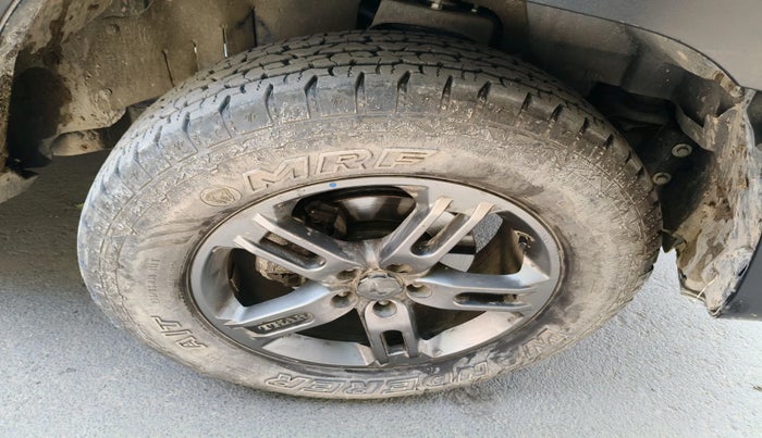 2023 Mahindra Thar LX HT PETROL 4WD MT, Petrol, Manual, 9,083 km, tyre