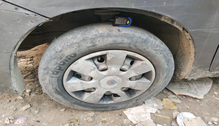 2013 Maruti Wagon R 1.0 LXI, Petrol, Manual, 92,549 km, tyre