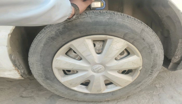 2011 Maruti Swift Dzire VXI, Petrol, Manual, 1,06,973 km, tyre