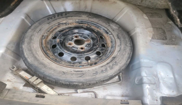 2011 Maruti Swift Dzire VXI, Petrol, Manual, 1,06,973 km, tyre