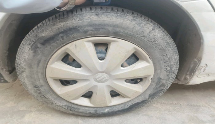 2011 Maruti Swift Dzire VXI, Petrol, Manual, 1,06,973 km, tyre