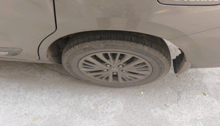 2021 Maruti Ertiga ZXI SHVS, Petrol, Manual, 95,742 km, tyre