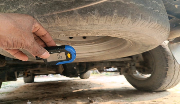 2011 Mahindra Scorpio LX, Diesel, Manual, 1,86,068 km, tyre