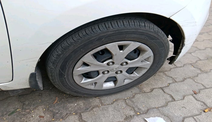 2013 Hyundai Grand i10 SPORTZ 1.1 CRDI, Diesel, Manual, 1,26,164 km, tyre