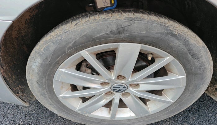 2014 Volkswagen Polo HIGHLINE DIESEL, Diesel, Manual, 1,02,339 km, tyre