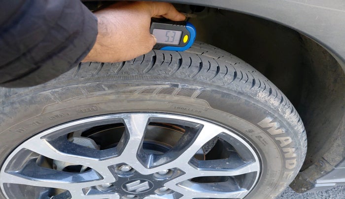 2022 Maruti XL6 ALPHA PLUS MT, Petrol, Manual, 1,03,995 km, tyre