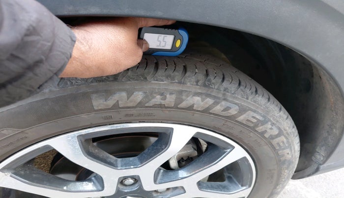 2022 Maruti XL6 ALPHA PLUS MT, Petrol, Manual, 1,03,995 km, tyre