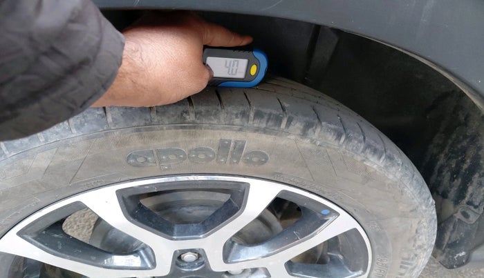 2022 Maruti XL6 ALPHA PLUS MT, Petrol, Manual, 1,03,995 km, tyre