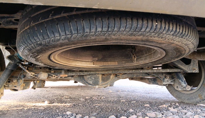 2011 Toyota Innova V 2.5 8 STR, Diesel, Manual, 4,08,941 km, tyre