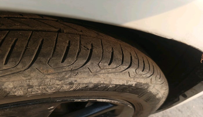 2015 Honda Jazz 1.2L I-VTEC V AT, Petrol, Automatic, 63,892 km, tyre