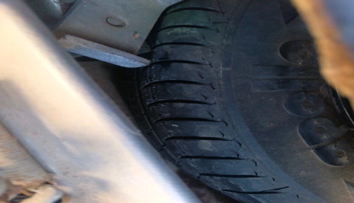 2013 Maruti Alto 800 LXI, Petrol, Manual, 58,176 km, tyre