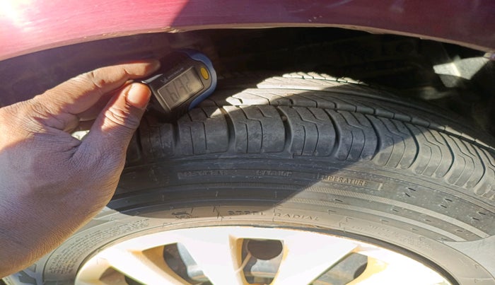 2015 Maruti Swift Dzire VXI, Petrol, Manual, 82,616 km, tyre