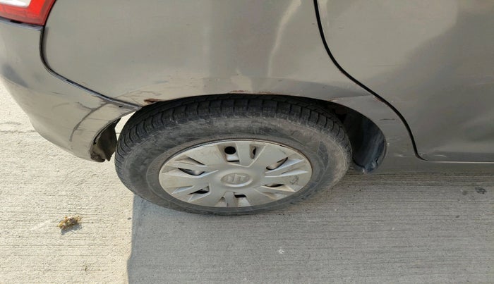 2013 Maruti Swift LXI, Petrol, Manual, 1,29,022 km, tyre