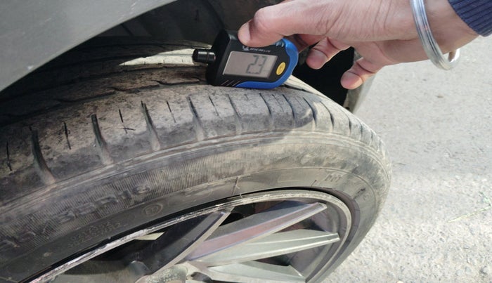 2017 Maruti Ciaz DELTA DIESEL 1.3, Diesel, Manual, 1,02,251 km, tyre