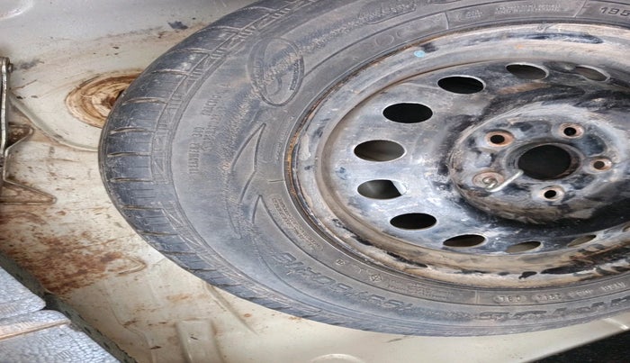 2012 Maruti SX4 VXI, Petrol, Manual, 80,335 km, tyre