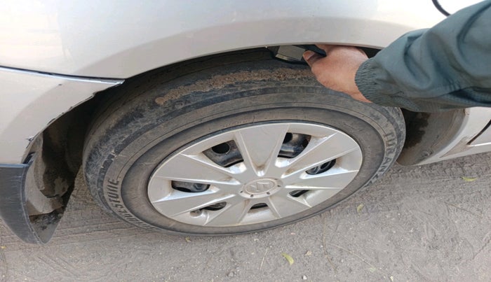 2012 Maruti SX4 VXI, Petrol, Manual, 80,335 km, tyre