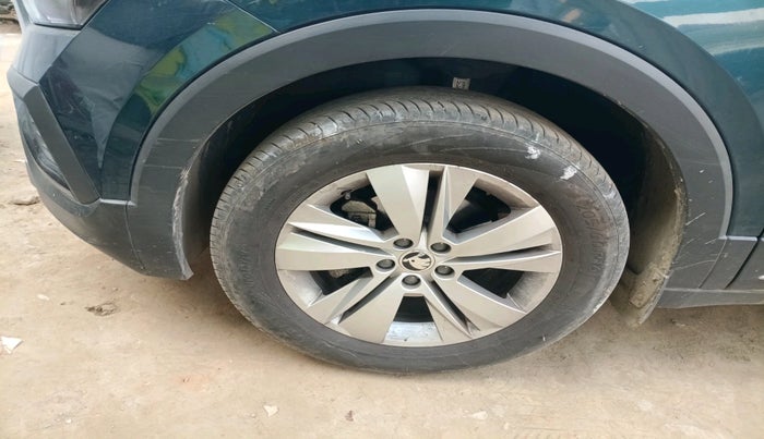 2024 Skoda KUSHAQ AMBITION 1.0L TSI MT, Petrol, Manual, 26,775 km, tyre