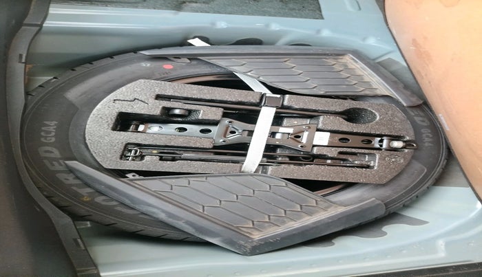 2024 Skoda KUSHAQ AMBITION 1.0L TSI MT, Petrol, Manual, 26,775 km, tyre