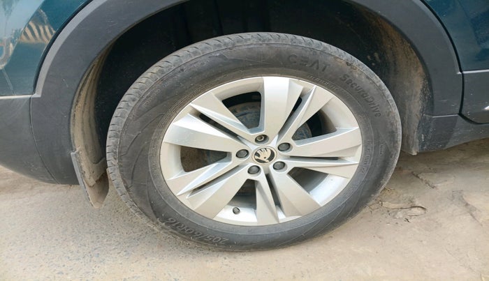 2024 Skoda KUSHAQ AMBITION 1.0L TSI MT, Petrol, Manual, 26,775 km, tyre