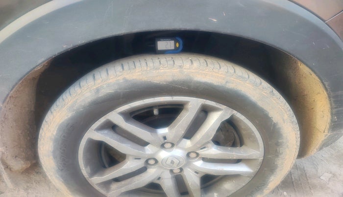 2022 Renault TRIBER RXZ, Petrol, Manual, 46,966 km, tyre