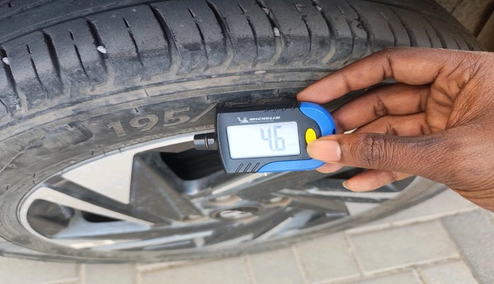 2022 Hyundai NEW I20 ASTA (O) 1.2 MT, Petrol, Manual, 30,460 km, tyre