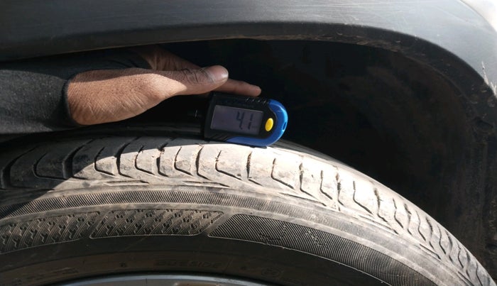 2018 Maruti Vitara Brezza ZDI PLUS, Diesel, Manual, 1,58,225 km, tyre