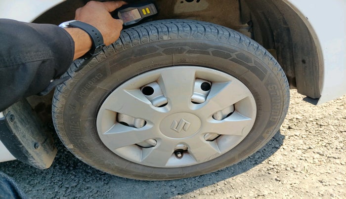 2015 Maruti Wagon R 1.0 LXI, Petrol, Manual, 67,802 km, tyre