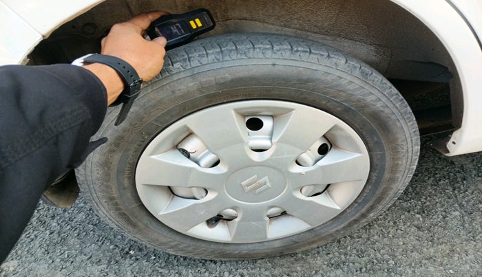 2015 Maruti Wagon R 1.0 LXI, Petrol, Manual, 67,802 km, tyre