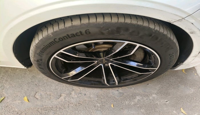 2017 Volvo S90 D4 INSCRIPTION , Diesel, Automatic, 1,10,000 km, tyre