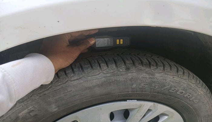 2016 Maruti Swift LXI (O), Petrol, Manual, 86,293 km, tyre