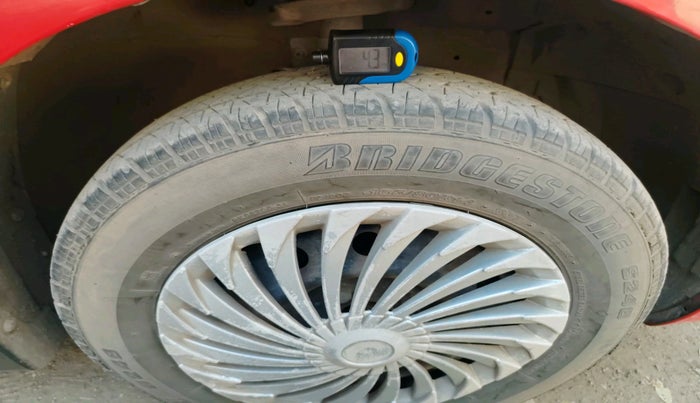 2014 Maruti Swift VXI, Petrol, Manual, 1,33,453 km, tyre