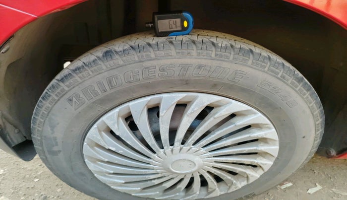 2014 Maruti Swift VXI, Petrol, Manual, 1,33,453 km, tyre