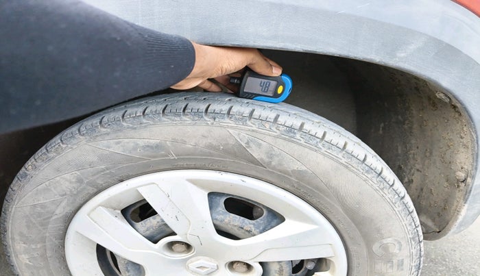 2015 Renault Kwid RXL, Petrol, Manual, 1,20,871 km, tyre