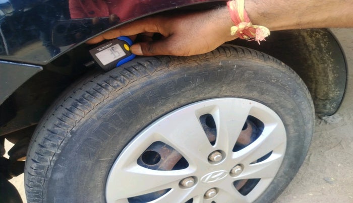 2013 Hyundai i10 SPORTZ 1.2 AT, Petrol, Automatic, 37,824 km, tyre