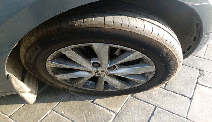 2018 Skoda Octavia L&K 1.8 TSI AT, Petrol, Automatic, 87,316 km, tyre