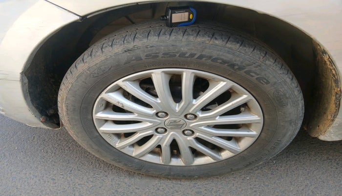 2017 Maruti Dzire ZDI, Diesel, Manual, 2,03,462 km, tyre