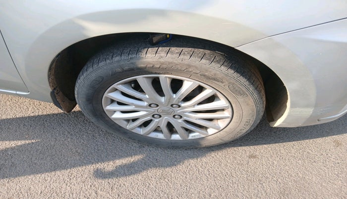 2017 Maruti Dzire ZDI, Diesel, Manual, 2,03,462 km, tyre