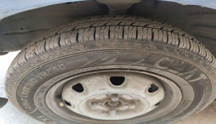 2010 Maruti Wagon R 1.0 LXI, Petrol, Manual, 1,08,164 km, tyre