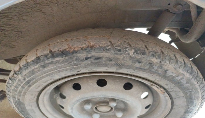 2010 Maruti Wagon R 1.0 LXI, Petrol, Manual, 1,08,164 km, tyre